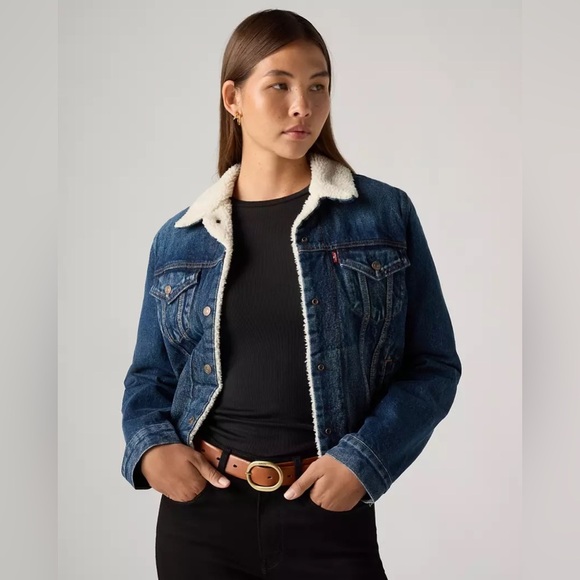 Levi's Jackets & Blazers - Levi's Women's Original Sherpa Trucker Jacket, Size S, Great Condition!!
